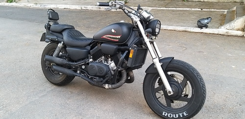 Honda Magna 750 Bobber Barata
