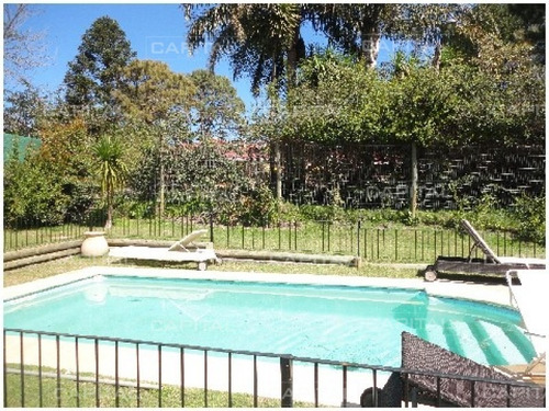 Casa 6 Dormitorios - Jardines De Cordoba- Ref: 25304