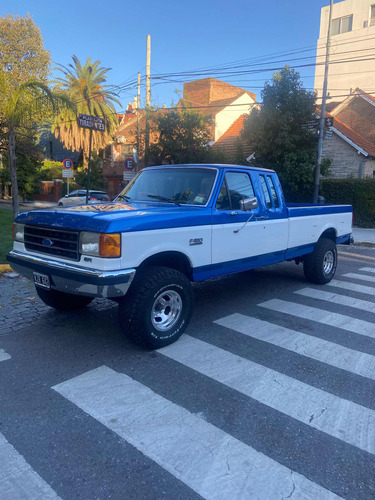 Ford F-150 V8