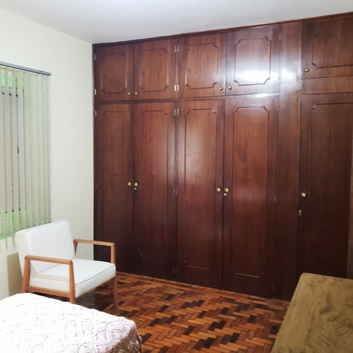 Casa Ampla Com Grande Área No Centro