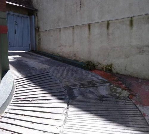 Imagen 1 de 5 de Cochera Caseros Centro Entrada Por Rampa
