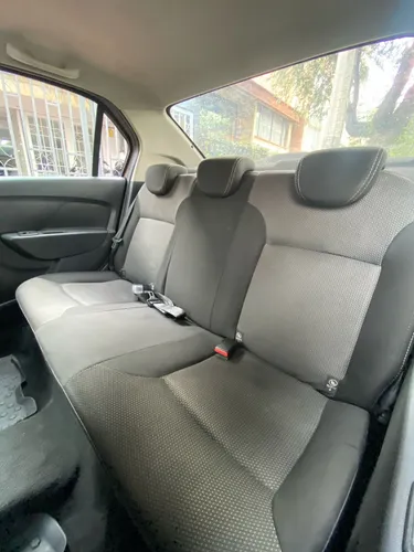 Renault Logan 1.6 Privilege / Intens