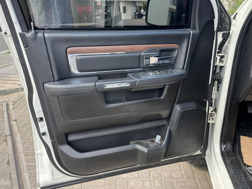 RAM 1500 5.7 Laramie Atx V8