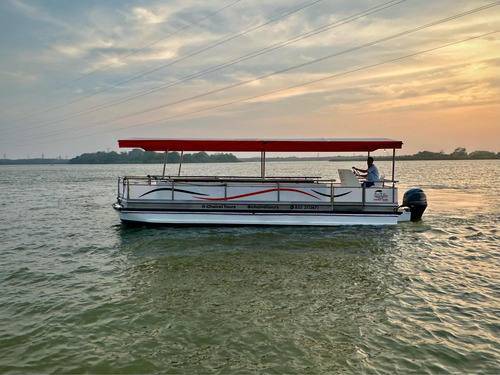 Lancha Catamarán Pontoon