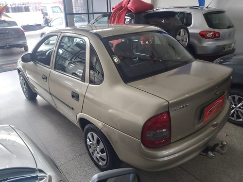 Imagem 4 de 5 de Chevrolet Classic 1.0 Flex