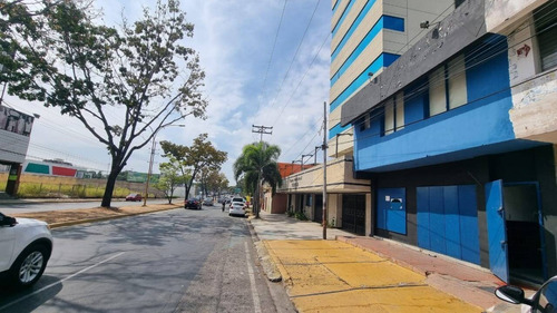 Imagen 1 de 11 de Se Vende Amplio Local Av Andres Eloy Blanco Fatima Pestana 0424-1621777 Cod 138227