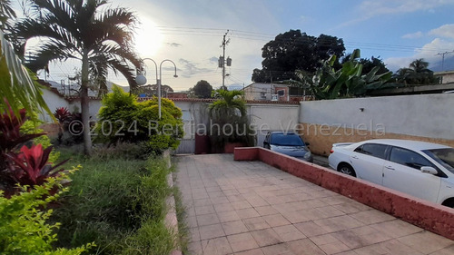 Casa En Venta En Las Mayas El Limón Excelente Estado De Conservación Amplia Cómoda Económica Lista Para Firmar Nela 25-4637