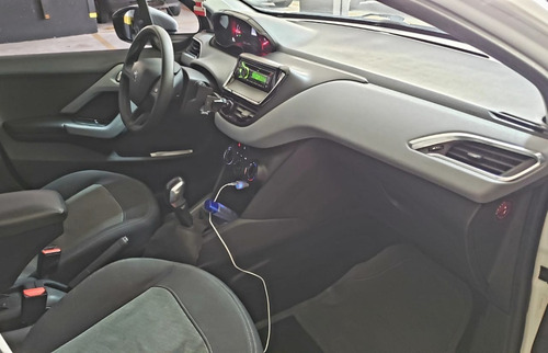 Peugeot 208 Active 1.5 2014