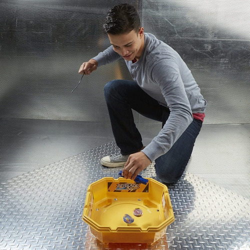 Estadio Beyblade Burst Kit Duelos Epicos Con 2 Beyblades