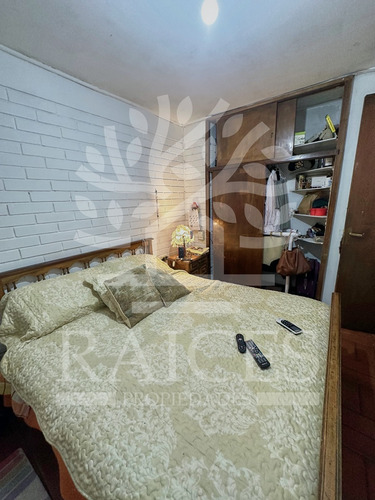 Excelente Casa De Dos Pisos, Incluye Local Comercial