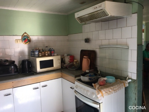 Amplia Casa En Pob. Granja. Sup.total 1002 M2. 382 M2 Const.