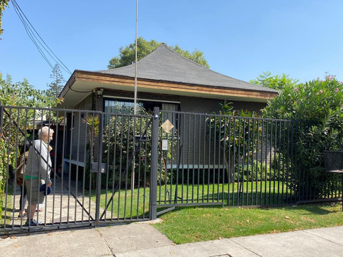 Tu Nuevo Hogar En Un Barrio Residencial Y Seguro Te Espera!