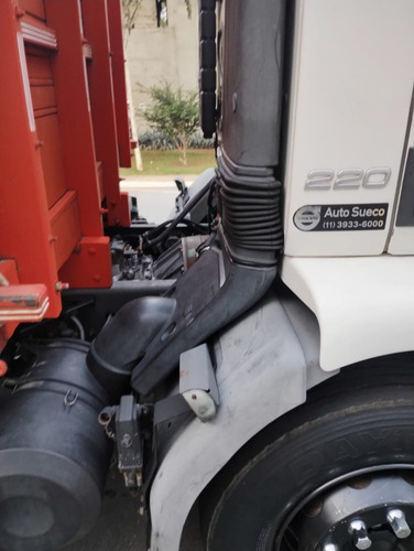 Volvo Vm 220 4x2 2013 / Carroceria 7 Metros