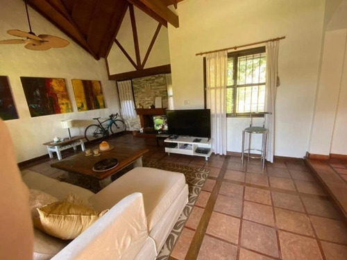 Imagen 2 de 12 de Casa En Venta. Don Torcuato . Zona Hindu-
