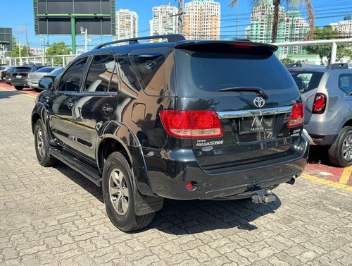 Toyota Hilux SW4 3.0 Srv 7l 4x4 Aut. 5p