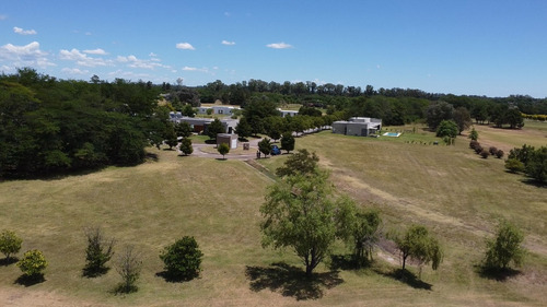 Lotes Exclusivos De 2000 M² En Everlinks Golf Luján - Oportunidad Dueño Directo, Con Escritura Permuta