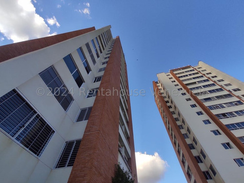 Yf Apartamento En Alquiler En La Bonita Cod. 24-18600 Lm