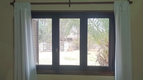 Venta Hermoso Chalet Serrano En Villa De Las Rosas, Excelente Ubicación