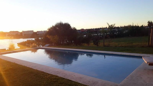 Casa En Venta Ubicado En Santa Teresa, Villanueva (tigre)