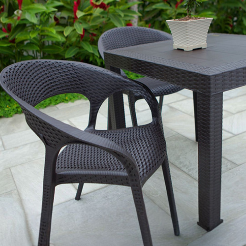Silla Ratán Curve Con Brazos Café Oscuro