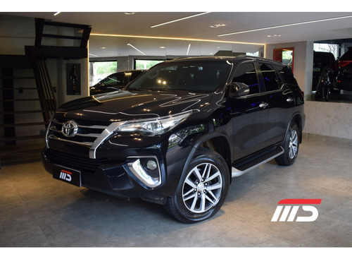 Toyota Hilux SW4 2.8 SRX 4X4 7 LUGARES 16V TURBO INTERCOOLER DIESEL 4P AUTOMÁTICO