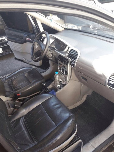Imagem 5 de 7 de Chevrolet Zafira 2002 2.0 16v 5p
