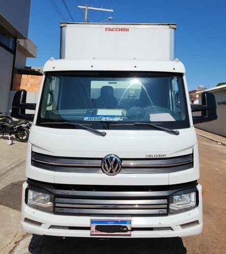 Caminhão 3/4 Vw Delivery 11 180 Prime 2022 Com Bau De 6,2mts