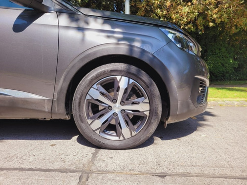 Imagen 4 de 13 de Peugeot 5008 Allure