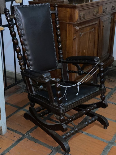 Cadeira De Balanço Antiga 
