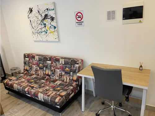 Venta Apartamento En Laureles, 34 Mts, En Edificio, Airbnb