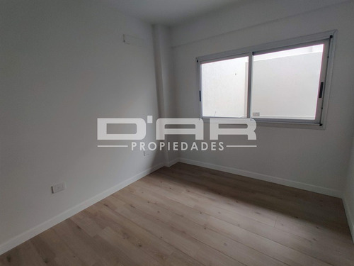Imagen 15 de 20 de Departamento De 3 Ambientes Con Jardín Y Patio - Simbrón 3700