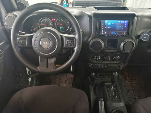 Imagen 13 de 15 de Jeep Wrangler 2013 5p Unlimited Sport 4x4 A/a Cd