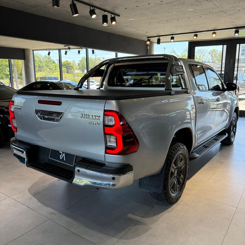 Toyota Hilux Pick-up 2.8 Cd Srv 177cv 4x2
