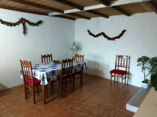 Imagen 2 de 12 de Propiedad Con 2 Viviendas Y Un Departamento A Terminar