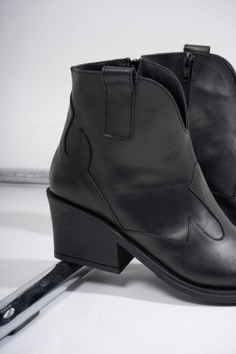 Botas Texanas Caña Corta Puntera Metalica Cuero Mujer