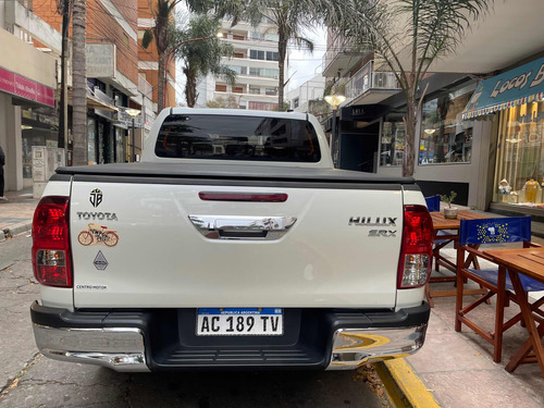 Imagen 5 de 16 de Toyota Hilux 2018 2.8 Cd Srx 177cv 4x2 At