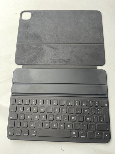 Smart Keyboard Folio Para Ipad Pro 11 Gris Oscuro (Usado)