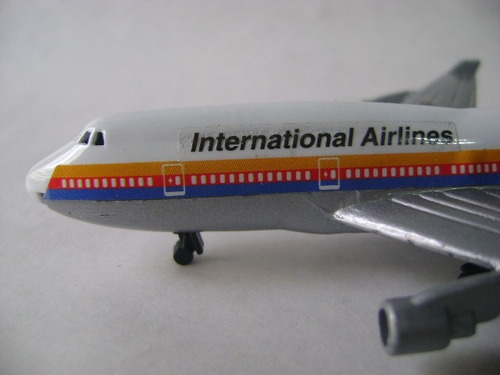 Imagen 8 de 10 de Nico Avion Metal Airlines I L 28 15 X 13 Cm (avv 37)