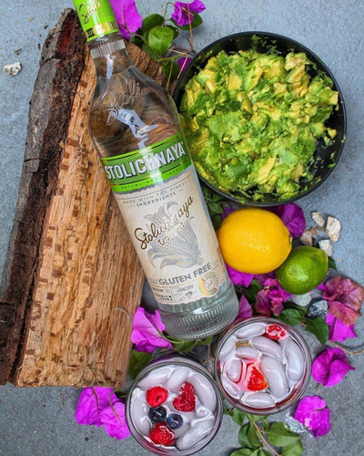 Imagen 3 de 9 de Vodka Stolichnaya Gluten Free 1000ml Origen Rusia