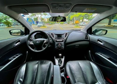 Imagem 13 de 13 de Hyundai Hb20s 2016 1.6 Comfort Plus Flex Aut. 4p