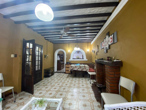 Imagen 4 de 20 de Hermoso Chalet En Venta A Metros Del Centro Comercial
