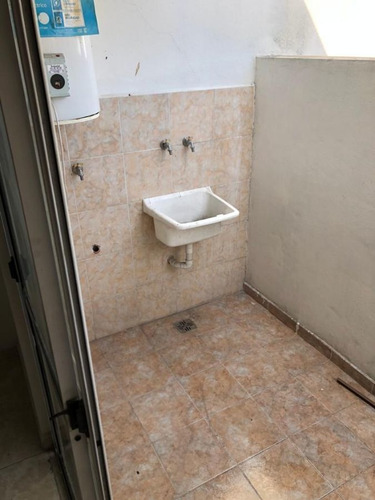 Imagen 14 de 16 de Departamento De 2 Amb - 1° Piso Contrafte - Con Balcon