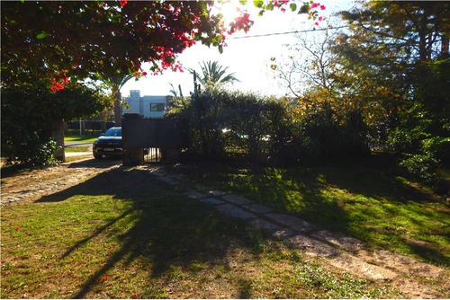 Venta En Parque Miramar 4 Dormitorios 2 Baños