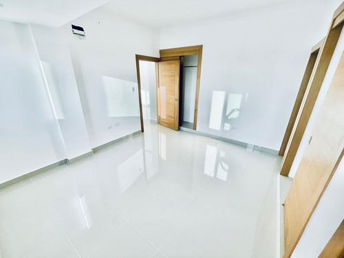 Apartamento En Alquiler En Urb. Real De 1 Habitacion