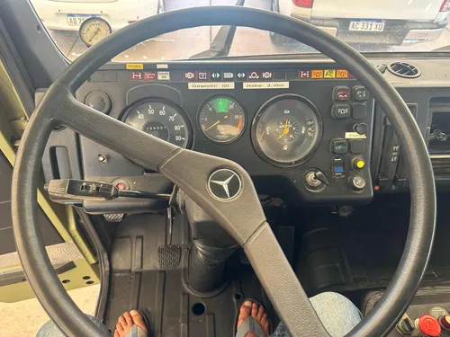 Camión Mercedes Benz 4x4