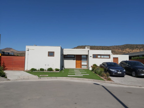 Casa En Condominio De Santa Elena, Colegio Pumahue.