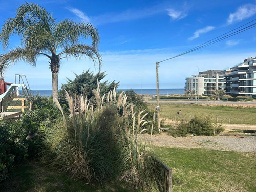 Gran Casa Frente A La Playa En Alquiler Manantiales