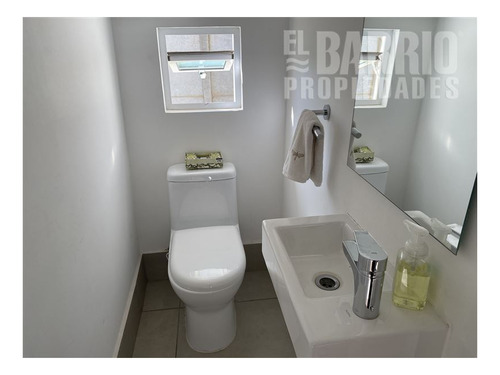 Imagen 11 de 19 de Excelente Oportunidad Casi Nueva 4d 3b Piscina, Terraza