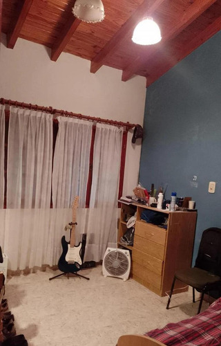 Casa En Venta - 4 Dormitorios 2 Baños - Cochera - 240mts2 - Tunuyán