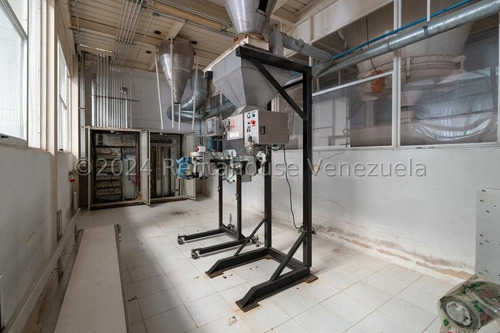 Venta De Galpones Con Planta De Premezcla Para Harinas. Ljsa 25-620